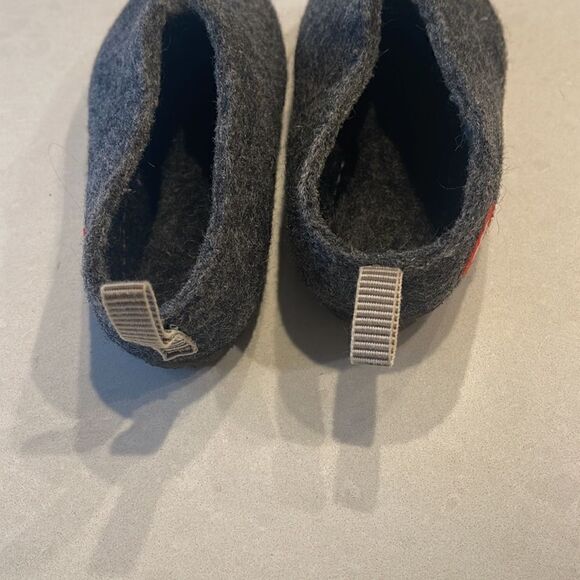 Baabuk kid slippers size 30, felted slippers excellent condition, great for kids - Picture 6 of 7